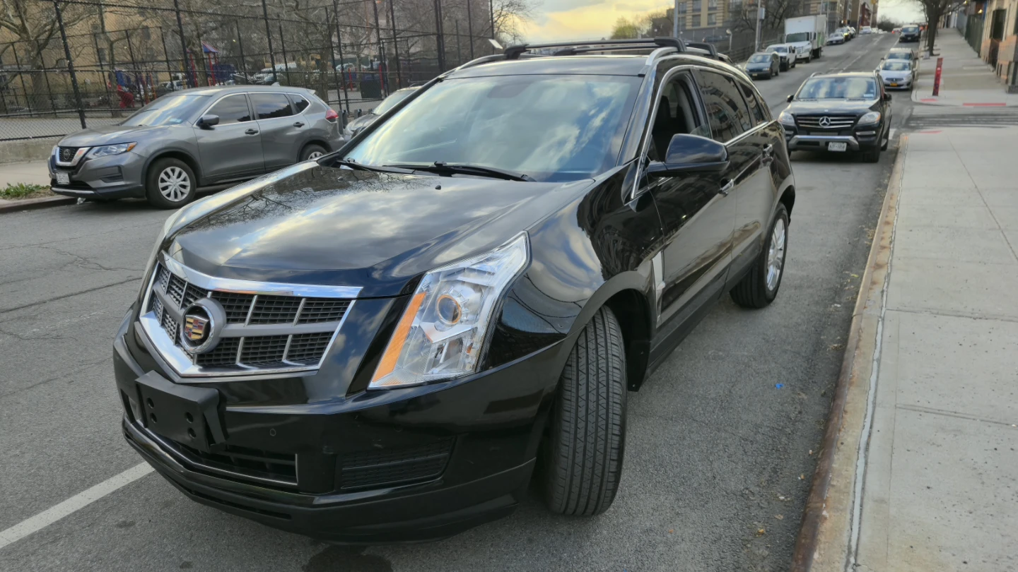 2011 Cadillac SRX Luxury Collection 4D - photo 2