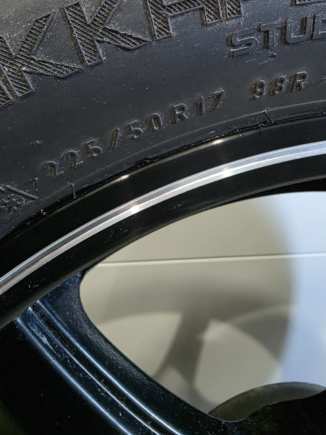 Nokian Hakkapeliitta R3 225/50R17 98R Studless Tire - photo 3