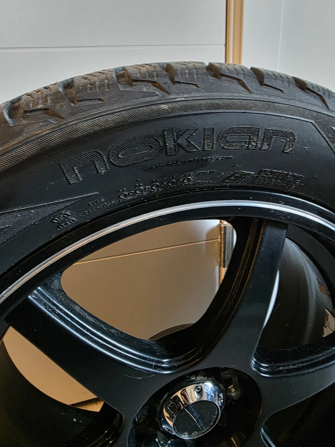 Nokian Hakkapeliitta R3 225/50R17 98R Studless Tire - photo 4