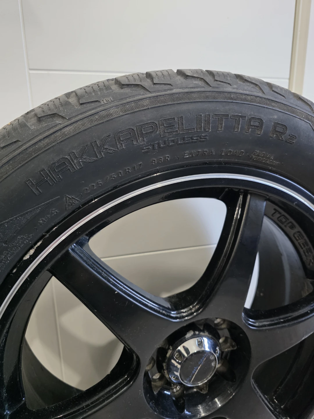 Nokian Hakkapeliitta R3 225/50R17 98R Studless Tire - photo 5