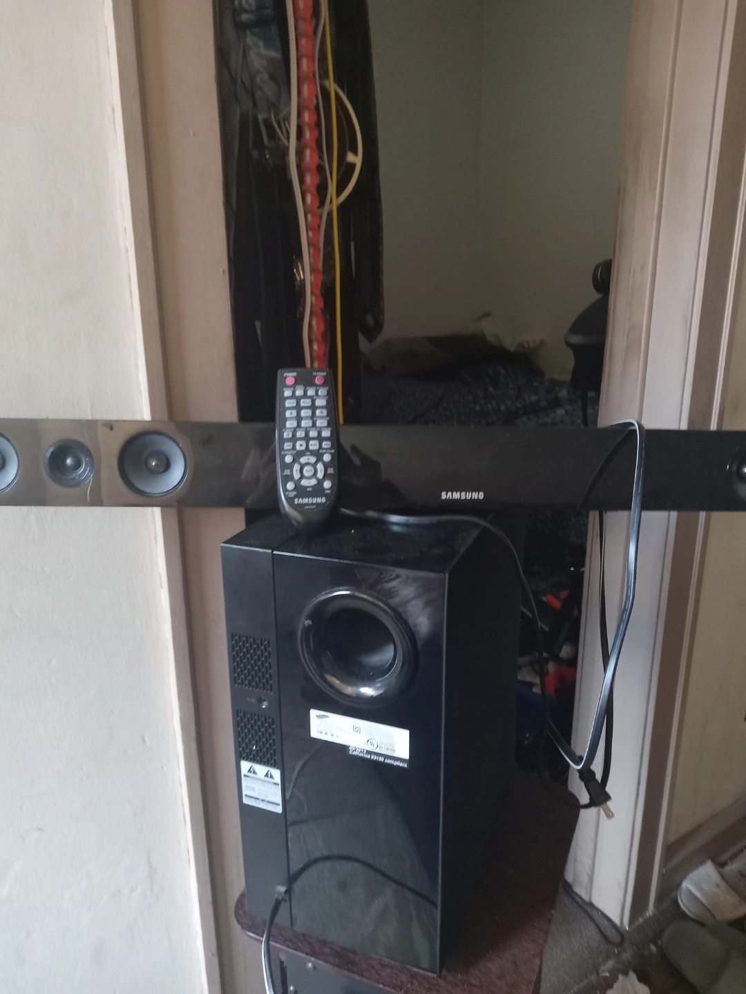 Samsung PS-WF450 Soundbar System with Subwoofer and Remote