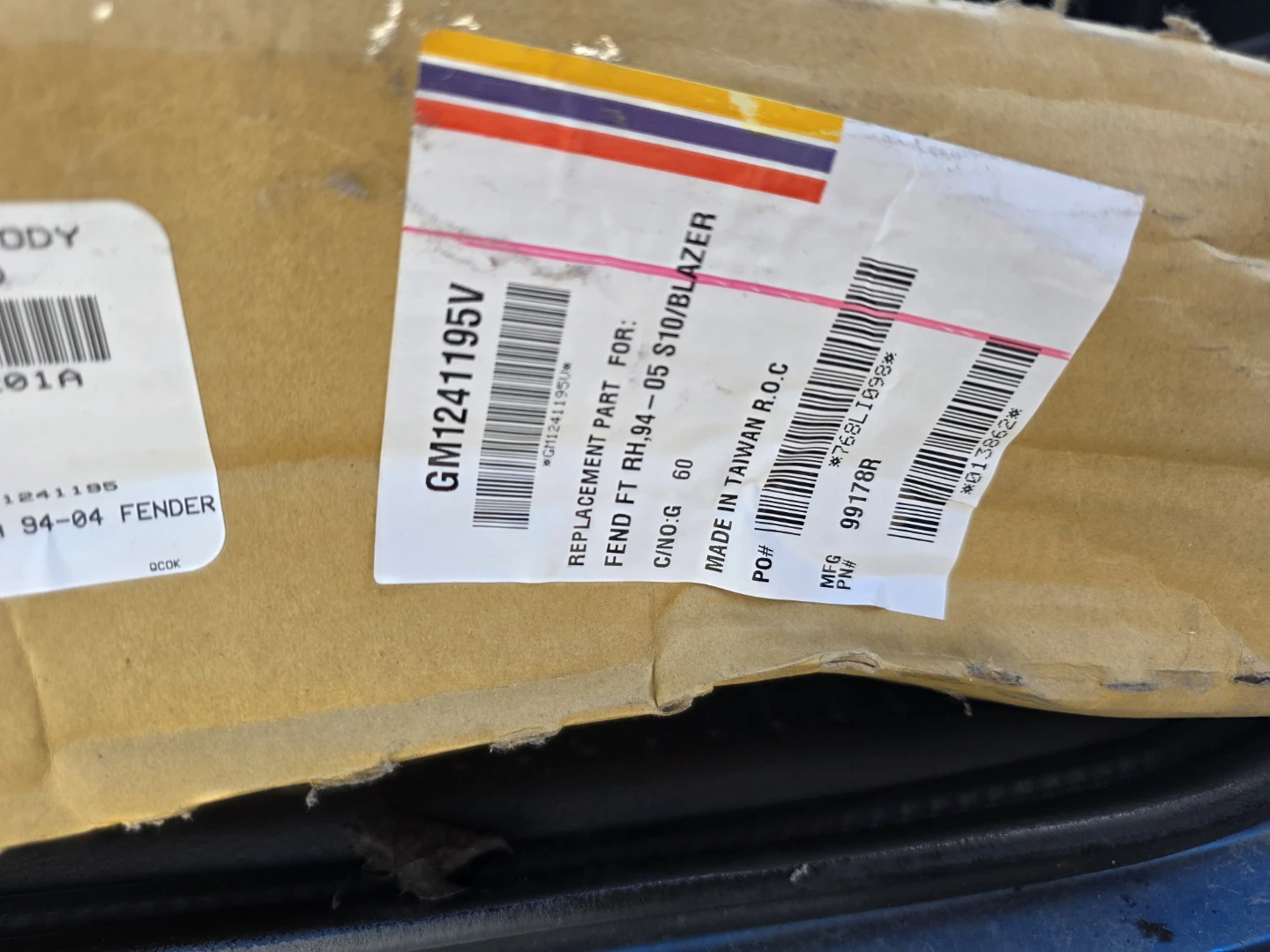 Chevy S-10 Left and Right Fenders New - photo 2