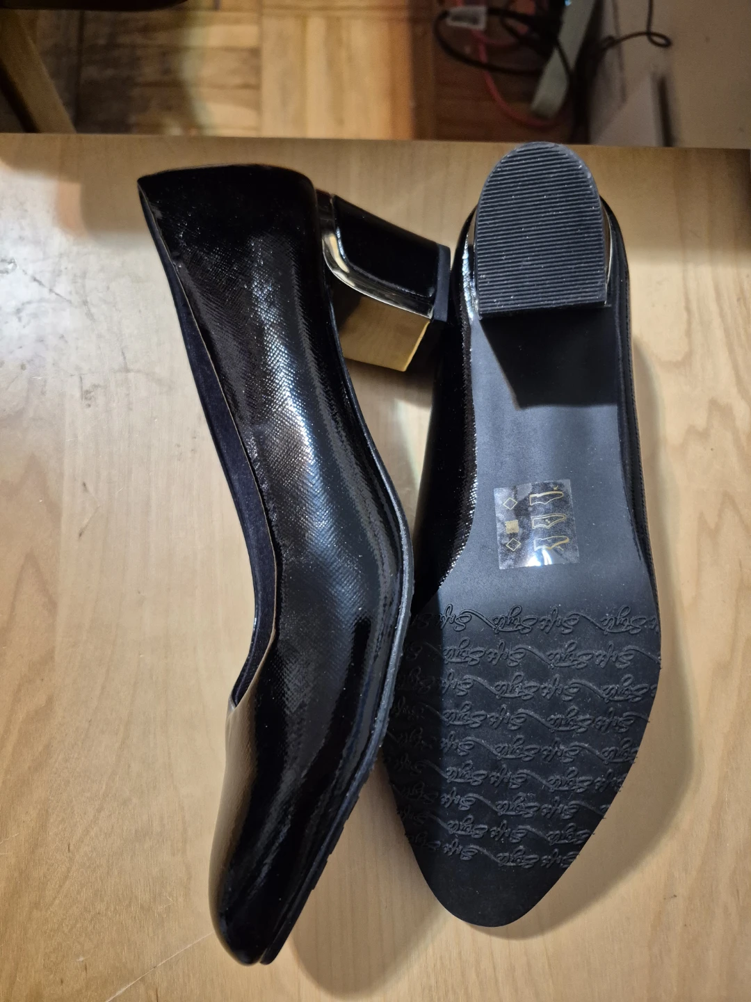 Soft Style Deanna Size 9 Wide Women's Black Patent Shoes - photo 2