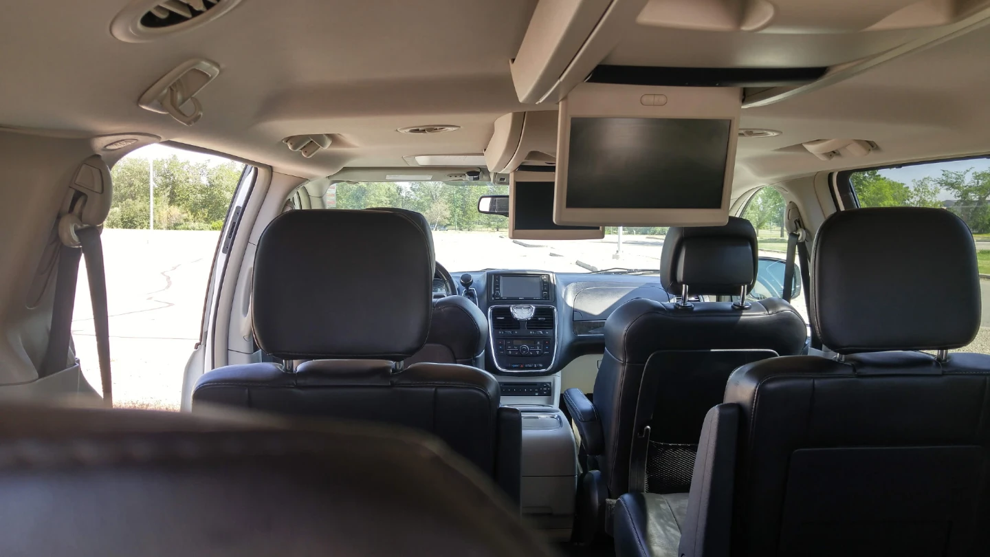 A nice Chrysler Town & Country Limited Stow & Go 4 sale - photo 5