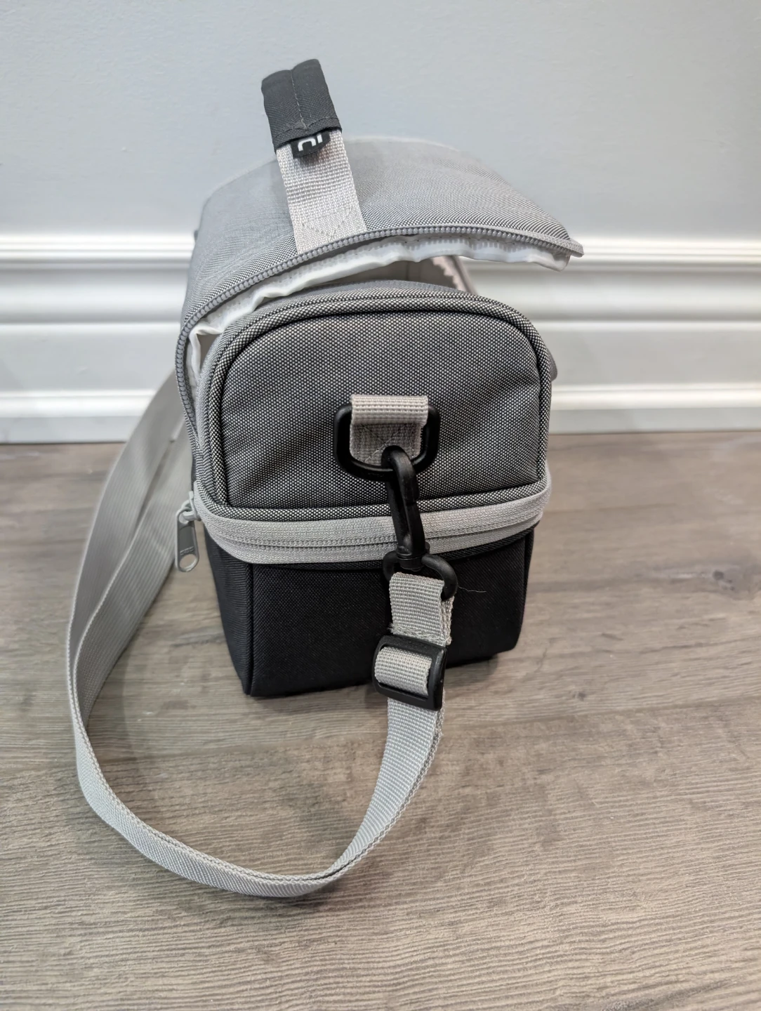 EUC - Quechua 4.4L Lunch Box - photo 5