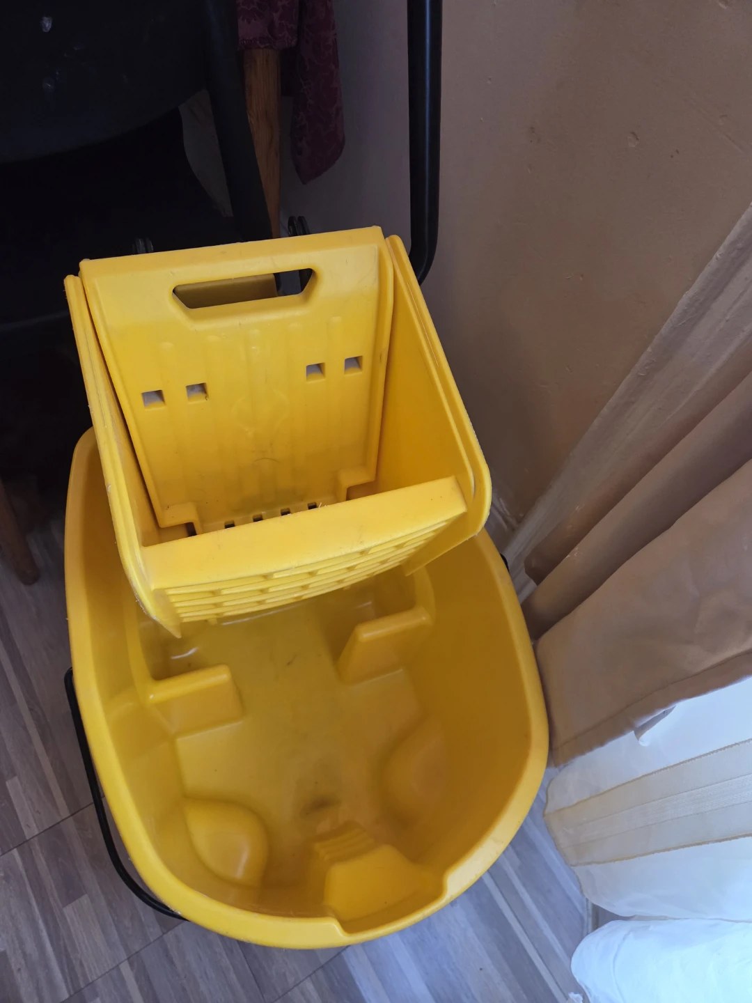Rubbermaid Commercial Mop Bucket and Wringer - photo 3