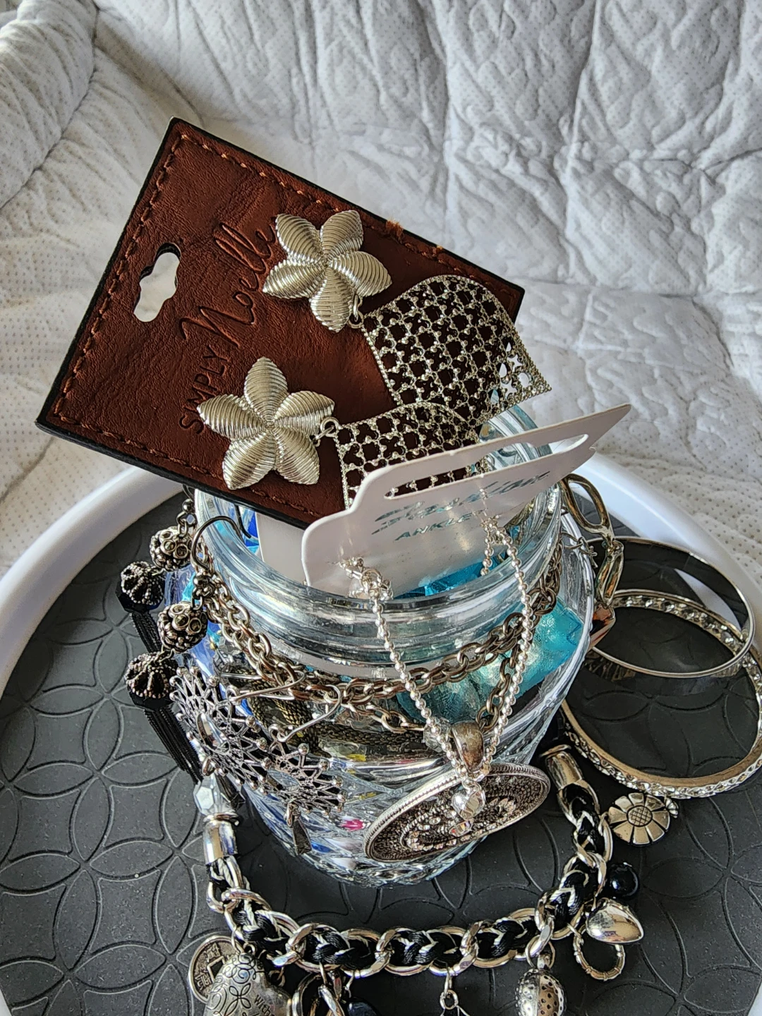 Assorted Fashion Jewelry Bundle - photo 2