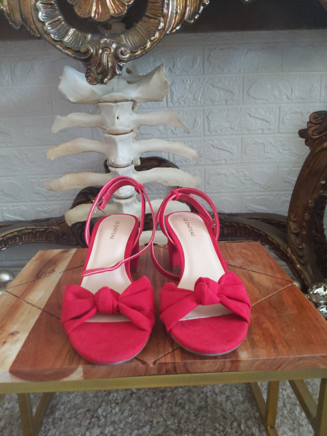 Le Château Red Bow Heel Sandals - Size 8