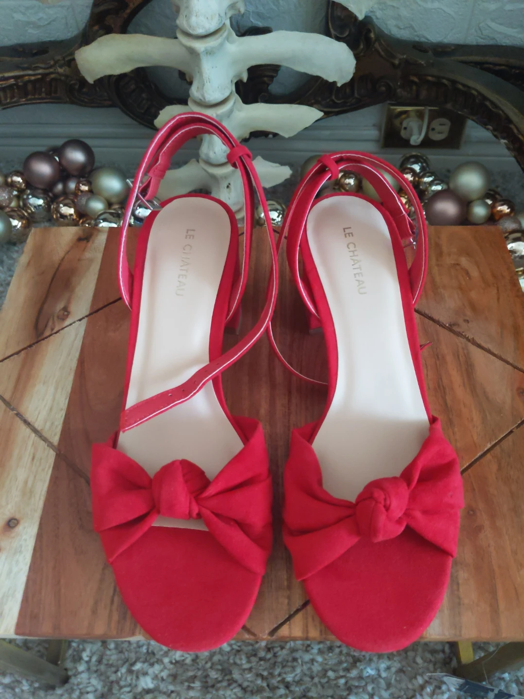Le Château Red Bow Heel Sandals - Size 8 - photo 2