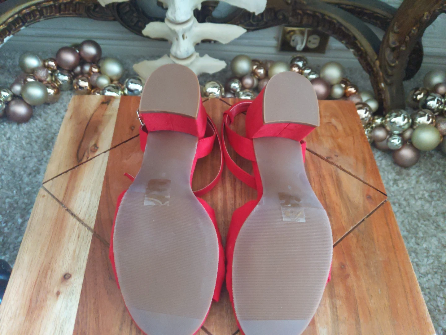 Le Château Red Bow Heel Sandals - Size 8 - photo 4