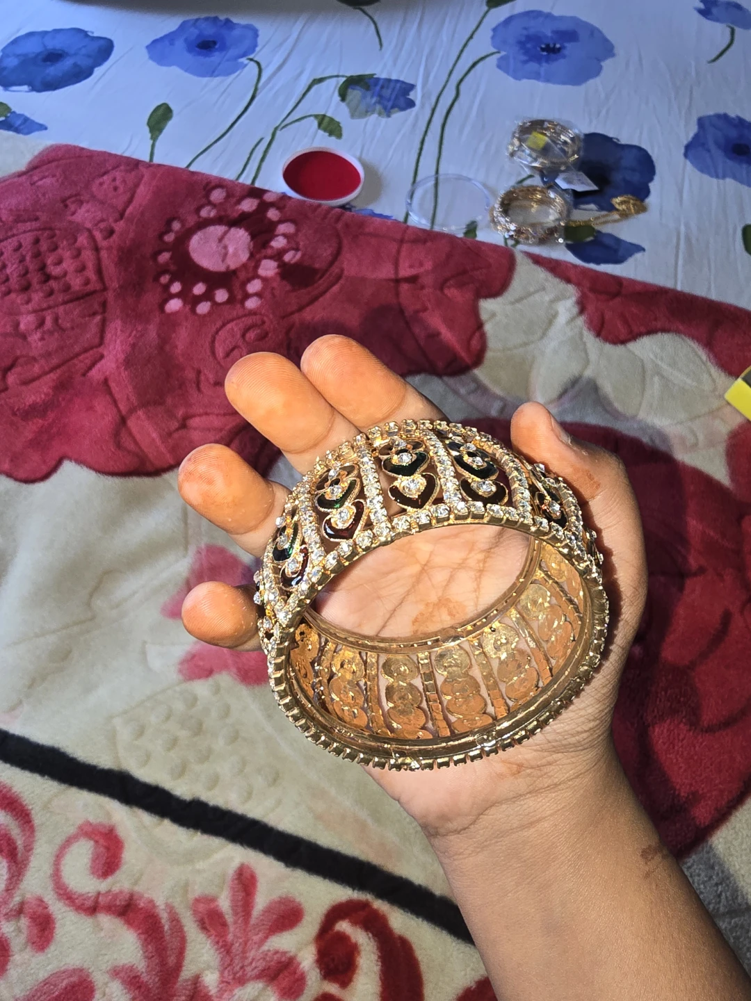 Desi green and red gold stone thick bangle - photo 2