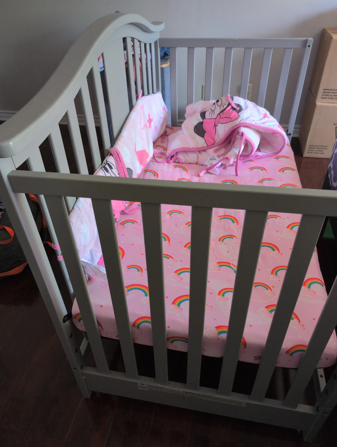 Baby Crib with Minnie Mouse Bedding - photo 2