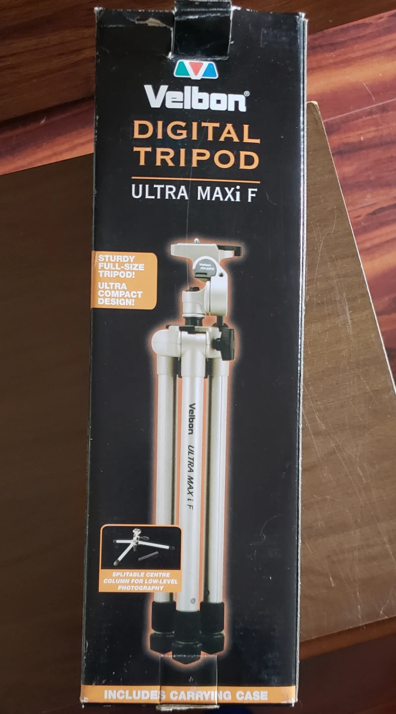 Velbon ULTRA MAXi F Digital Tripod with Carrying Case