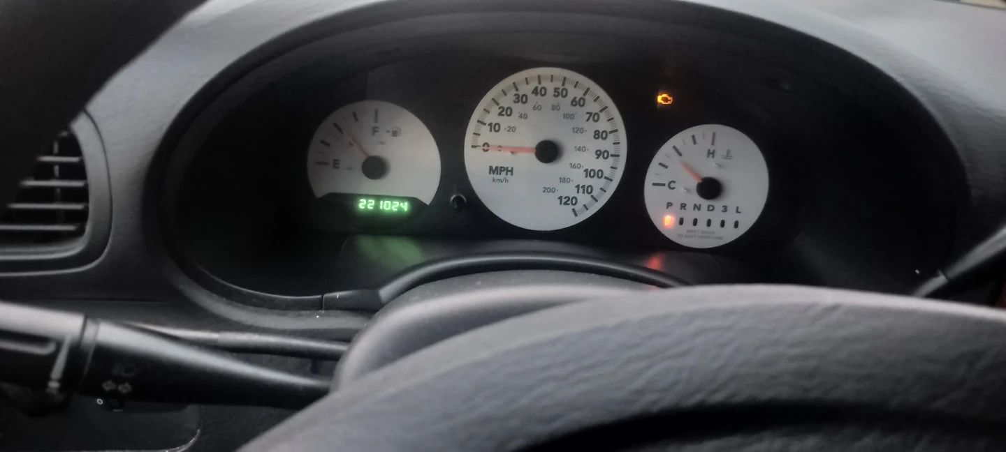 Silver Dodge Grand Caravan Minivan - photo 5