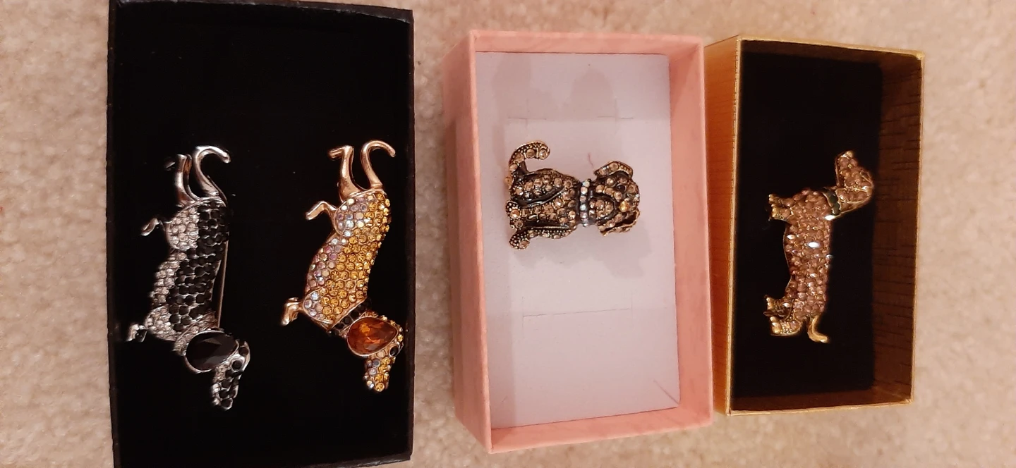 Poodle figure brooch with pearls and crystals - photo 4