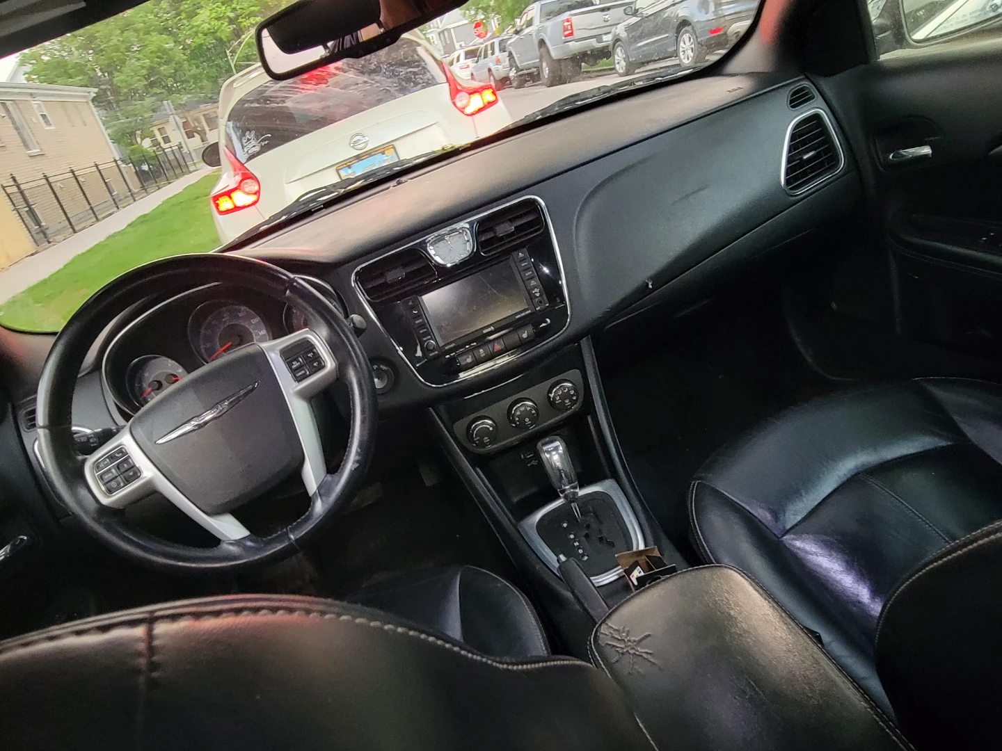 White Chrysler 200 Sedan - photo 5