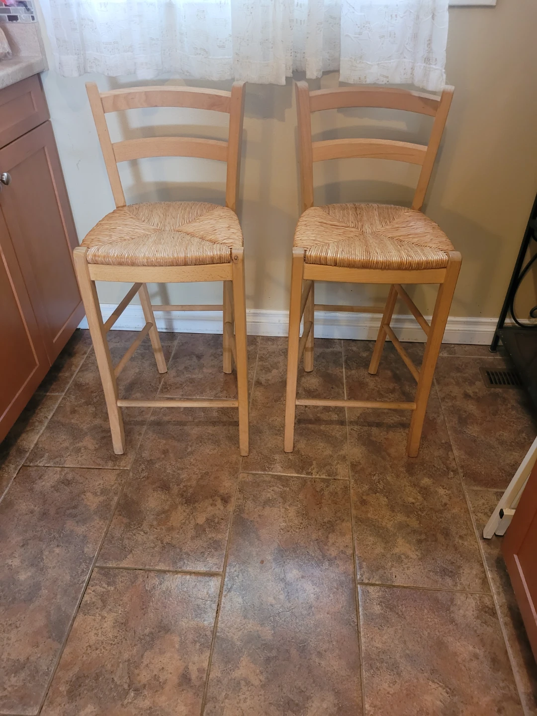Set of 2 Wooden Bar Stools with Straw Seats