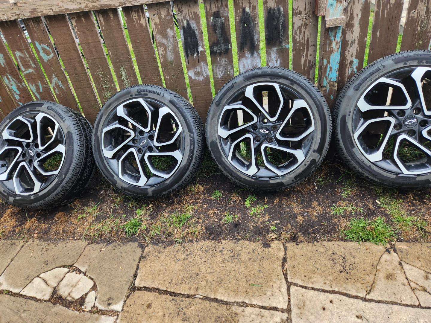 Set of 4 Chevrolet Alloy Wheels and Continental Tires