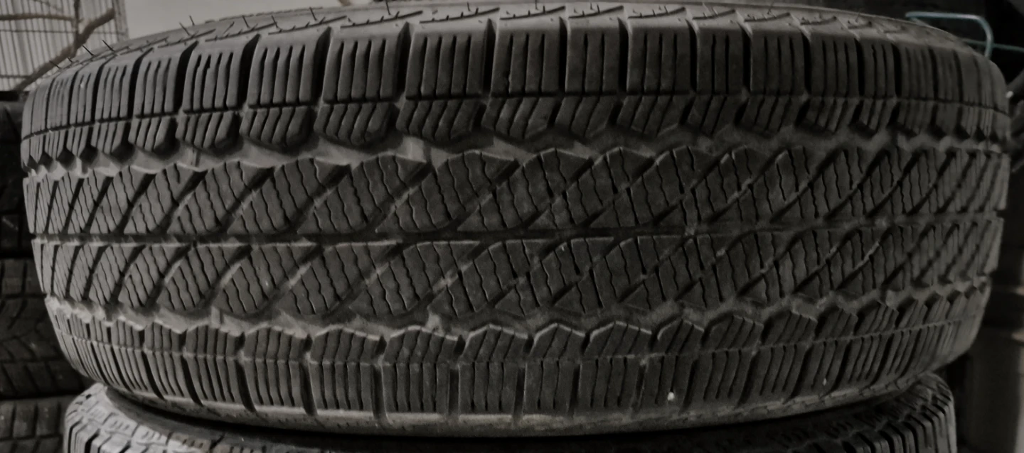1 Good Bridgestone tire Size 185 65 R15 M+S *DEAL* - photo 2