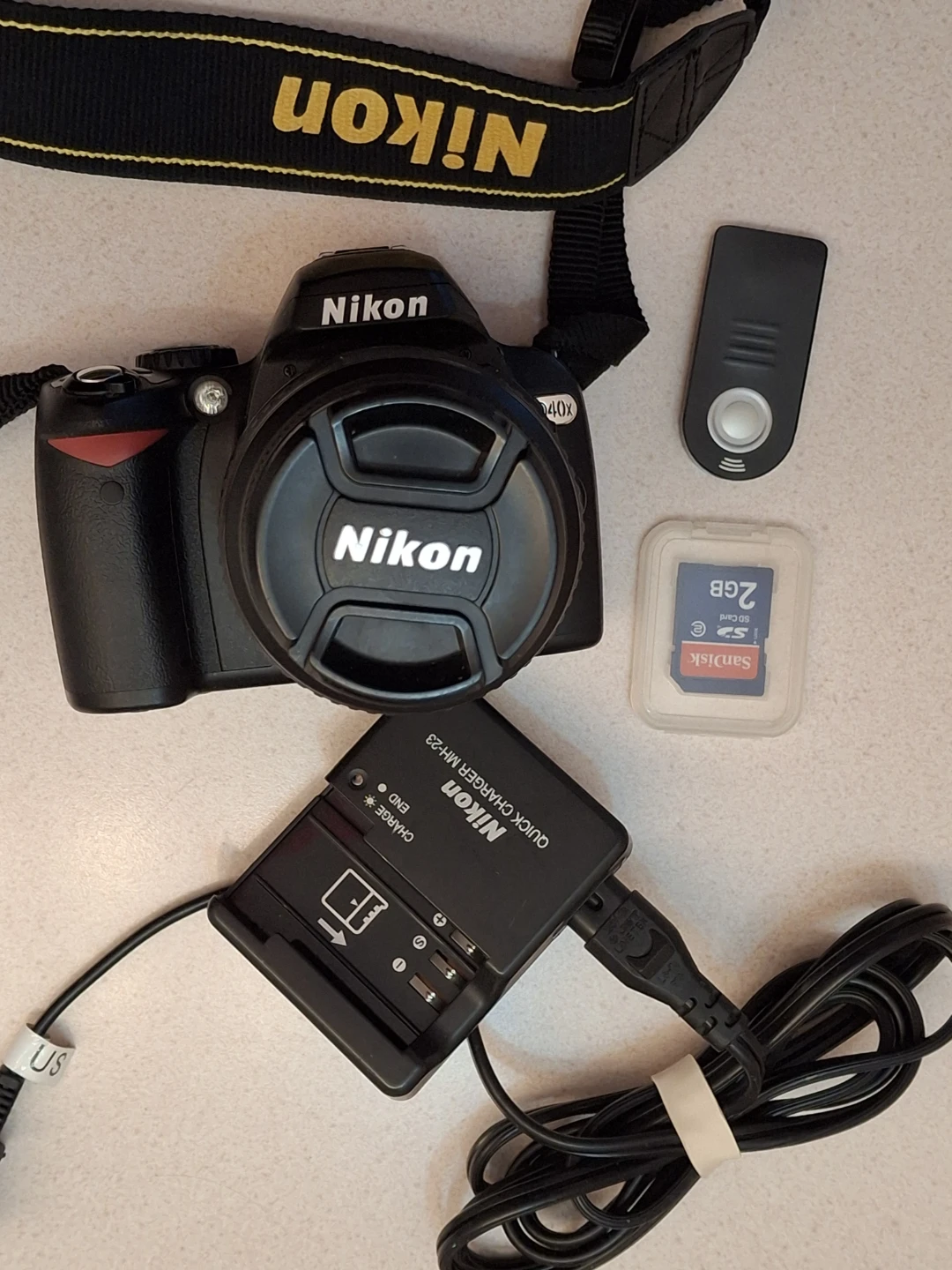 Nikon D40x DSLR full kit, shutter count only 1675