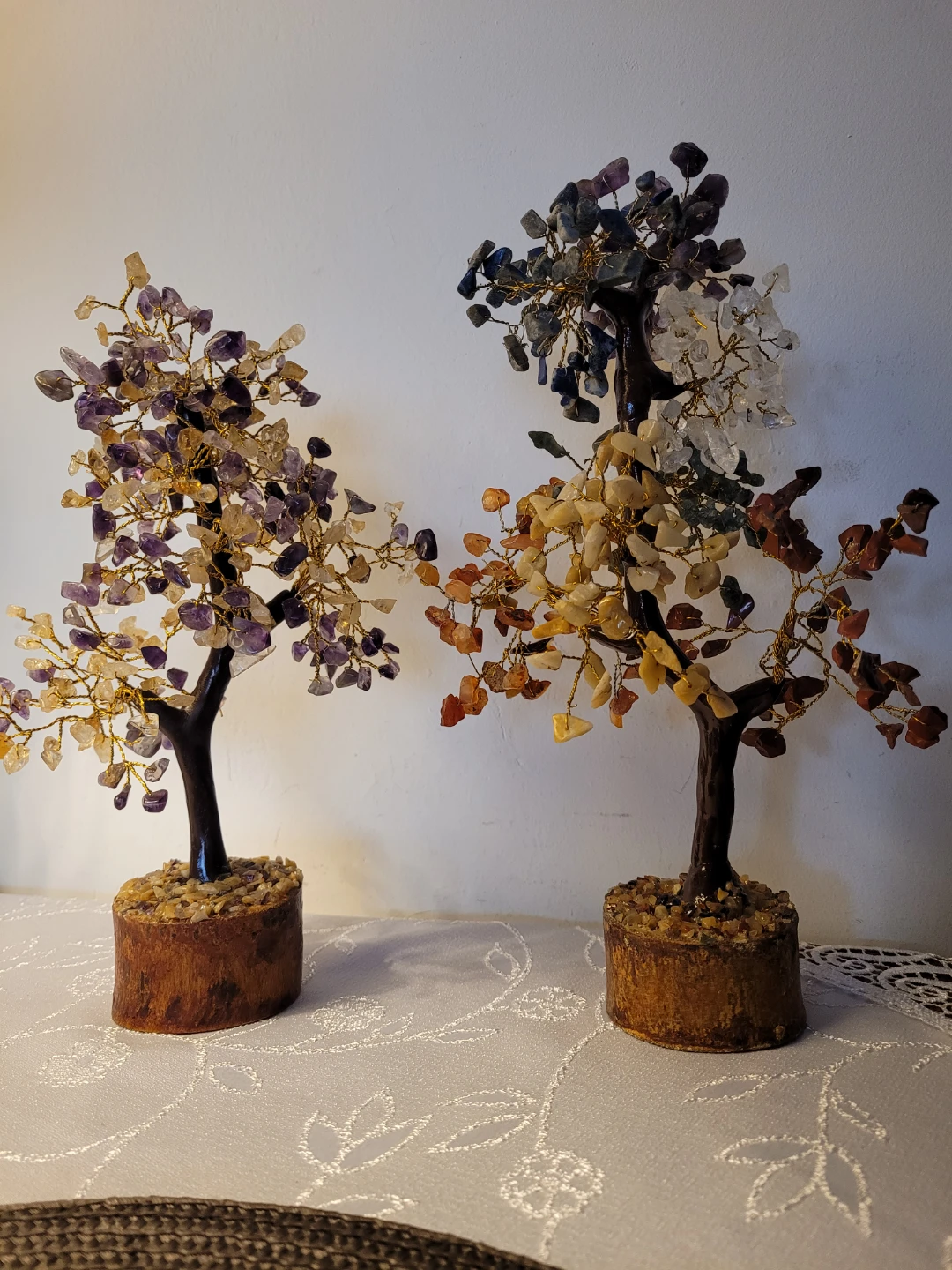 Decorative tree with natural gemstones