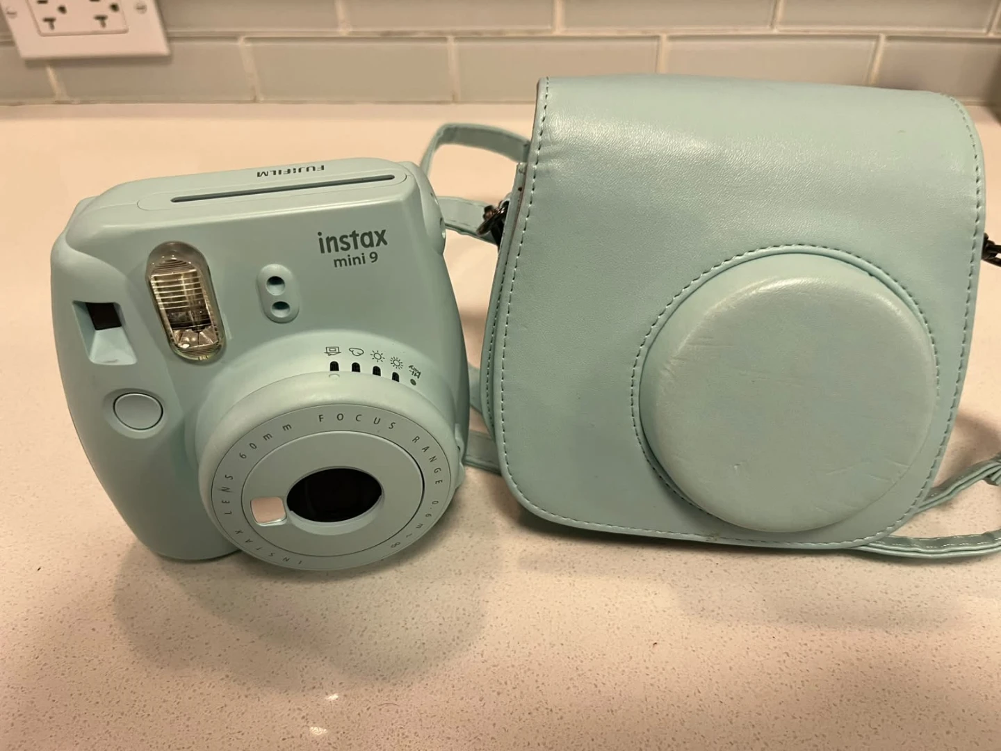Fujifilm Instax Mini 9 Camera with Case - Light Blue - photo 3