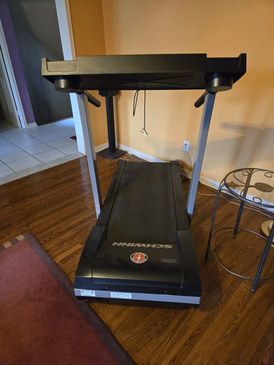 Schwinn 6100.2 Treadmill. Excellent condition. 12 AMP, 115 Volts - photo 2