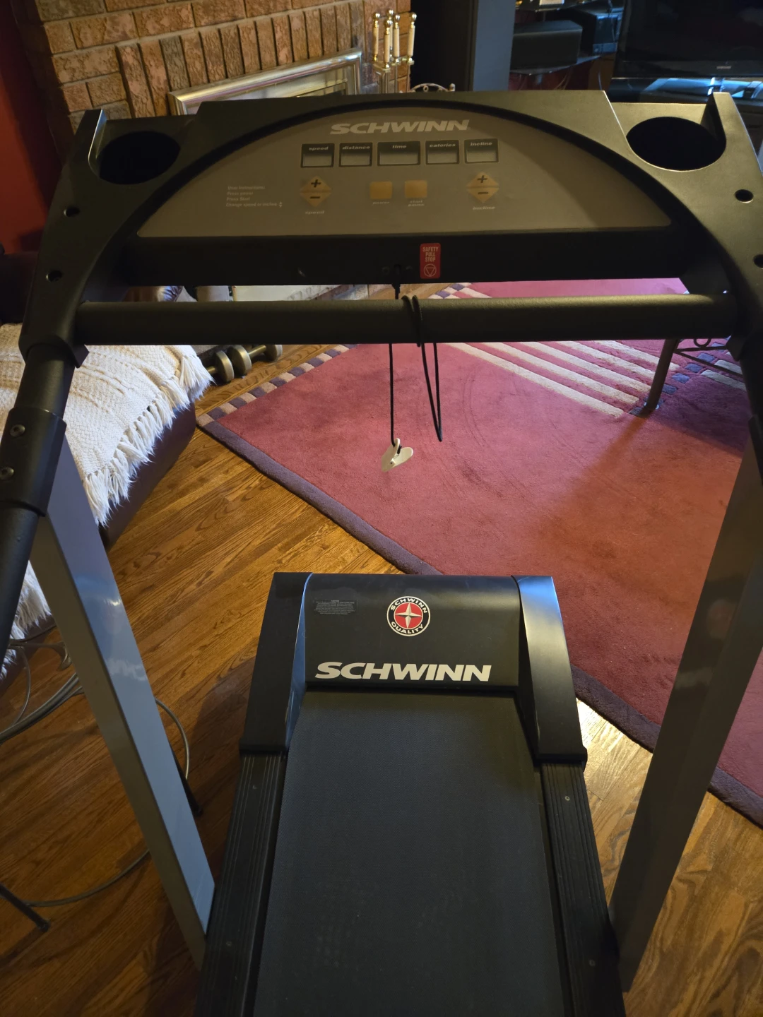 Schwinn 6100.2 Treadmill. Excellent condition. 12 AMP, 115 Volts - photo 5