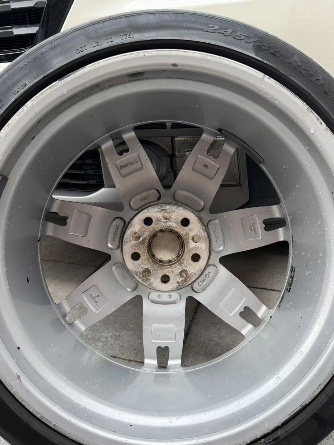 Set of 4 Maserati orignal Wheels with Tires - photo 2