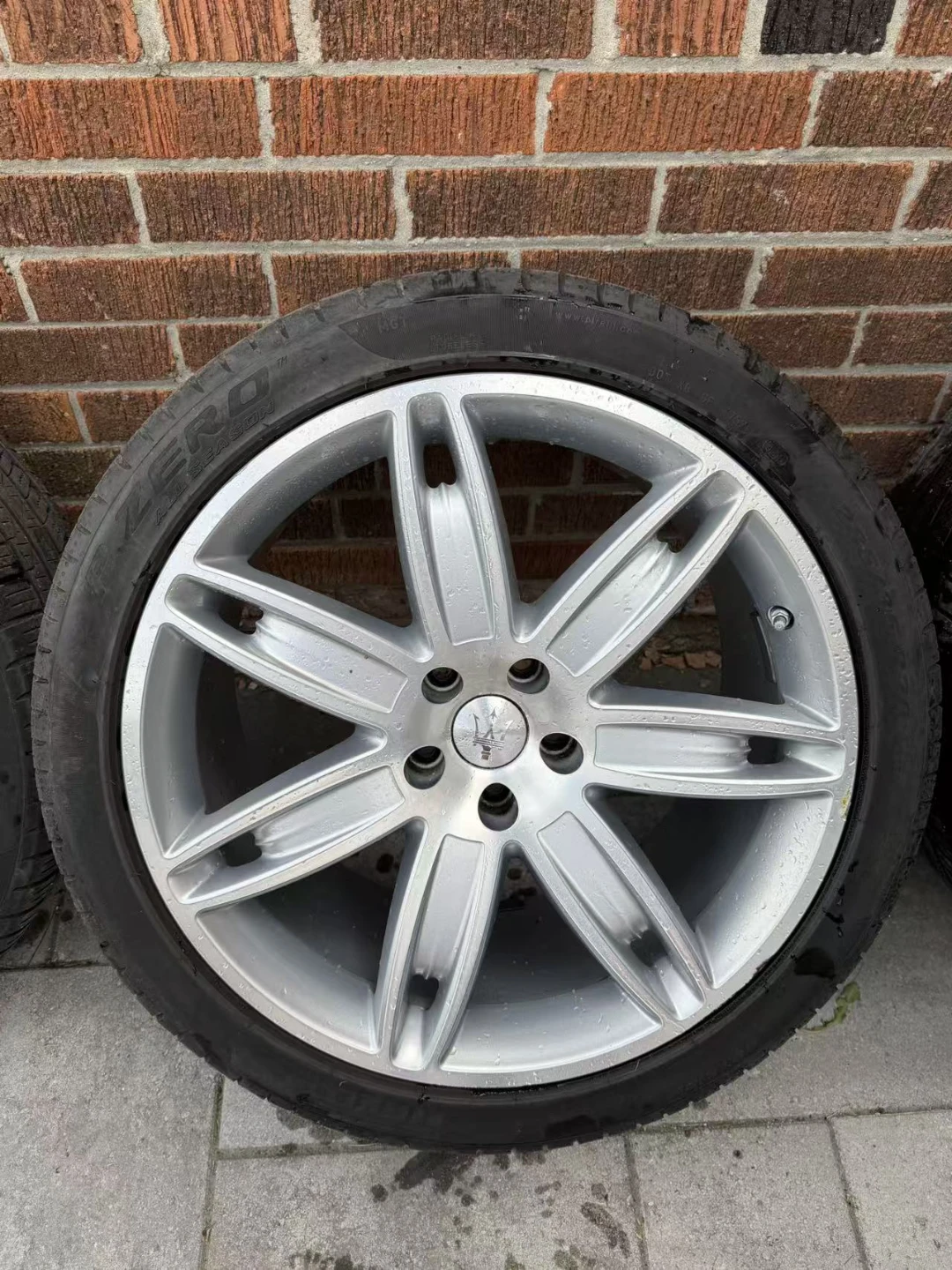 Set of 4 Maserati orignal Wheels with Tires - photo 5