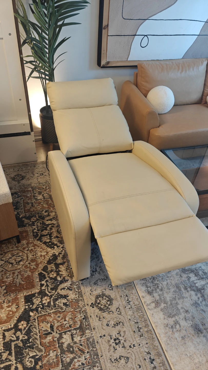 Single Seater Recliner couch - photo 3