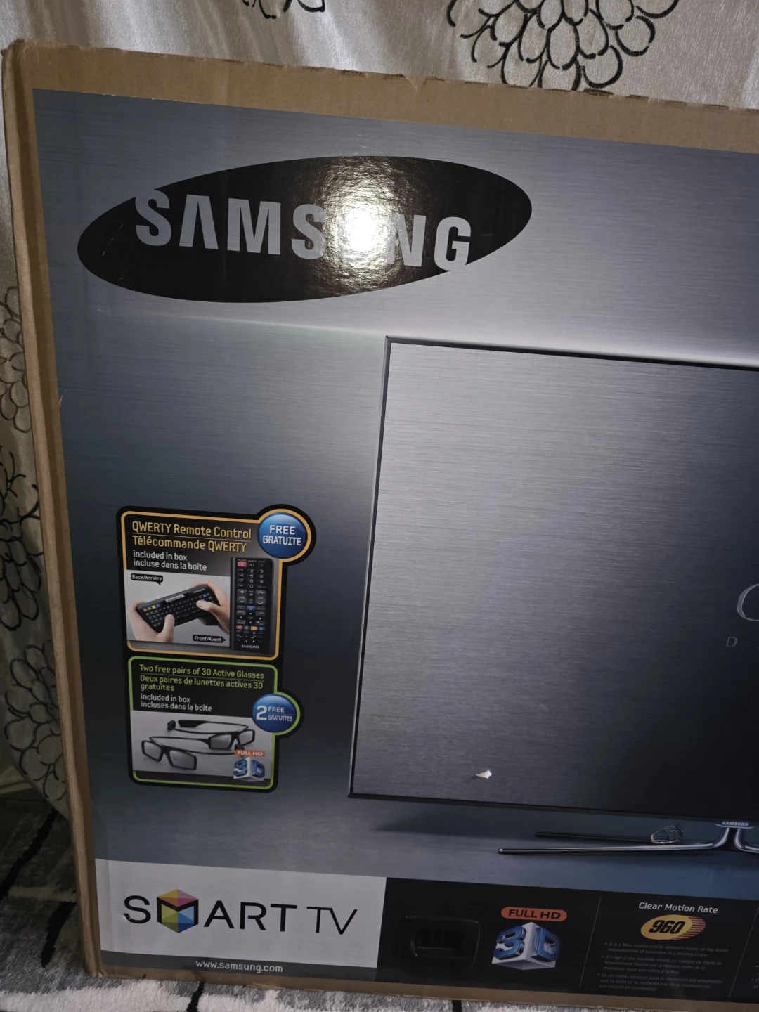 Brand new Samsung Smart TV 55" Full HD and TV Satand - photo 3