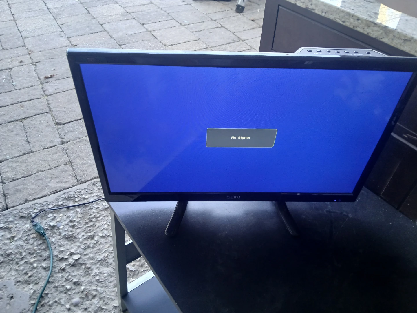 Seiki Black 19" LCD TV - photo 3