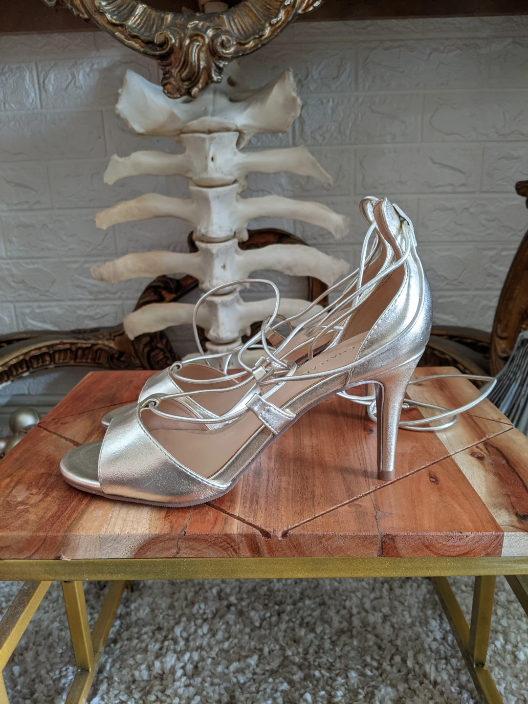 LE CHÂTEAU  Strappy Heels Size 7 - photo 3