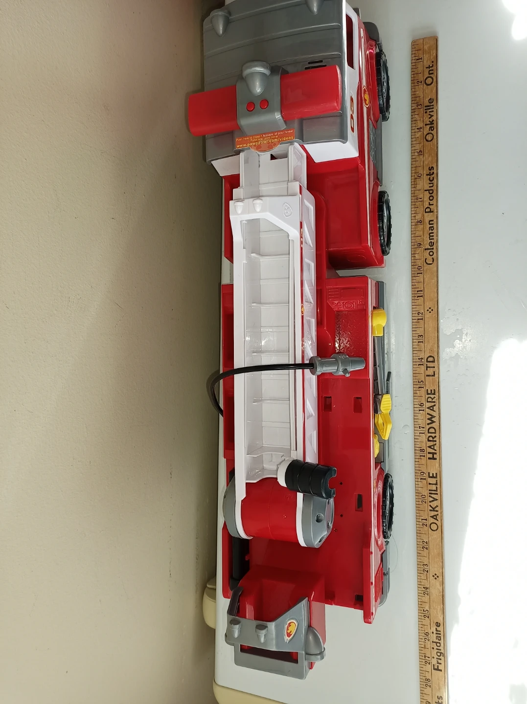 PAW Patrol Ultimate Rescue Fire Truck with 2 Ft. Ladder - photo 4
