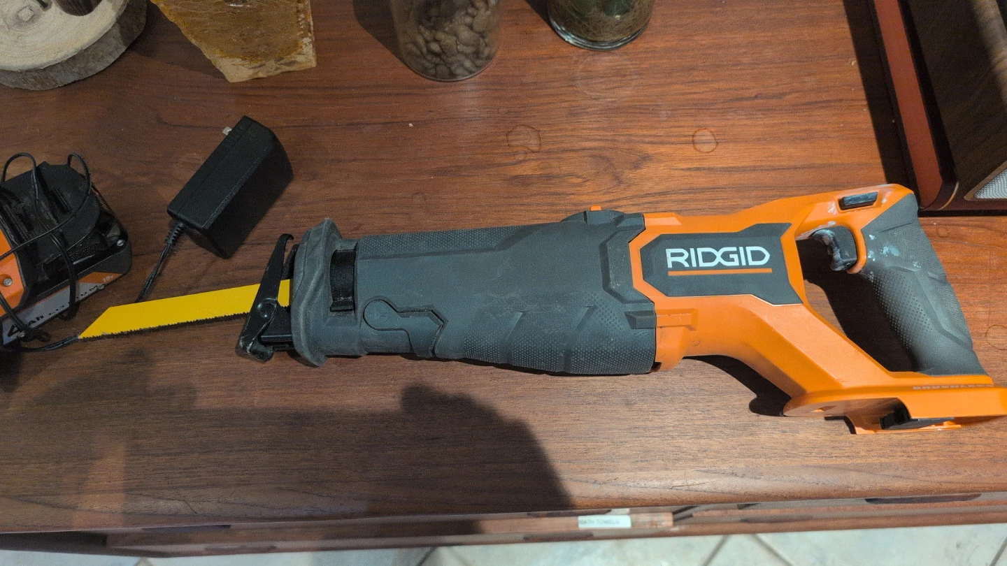 RIDGID 18V Brushless Reciprocating Saw with Battery and Charger - photo 2