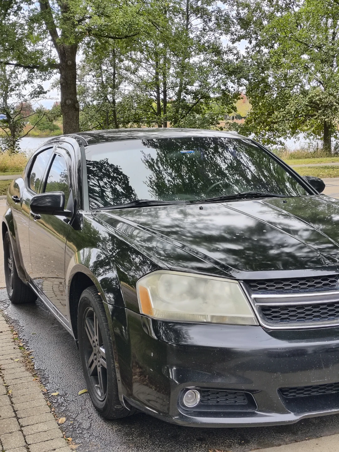 Black Dodge Avenger Sedan 2013 - photo 3