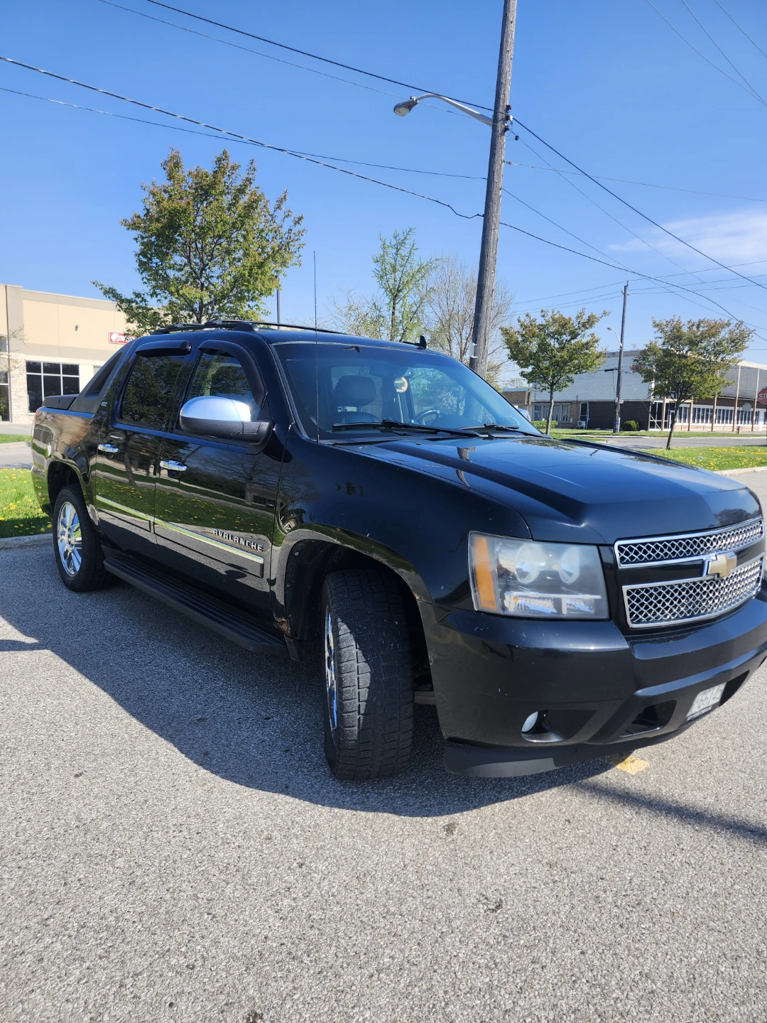 2011 Chevrolet Avalanche LTZ - photo 2