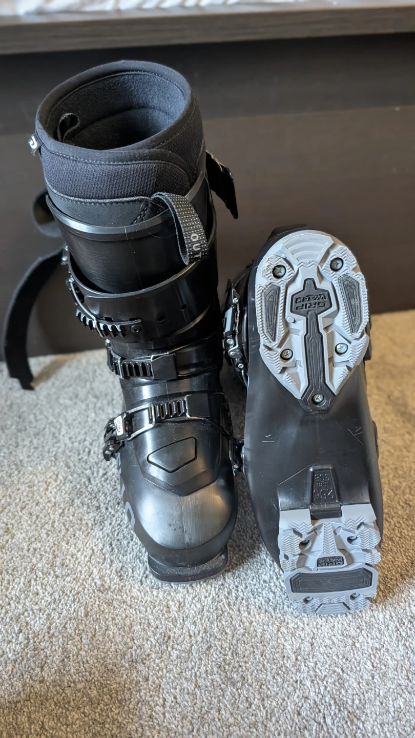ski boots 2024 Black Dalbello  26/26.5