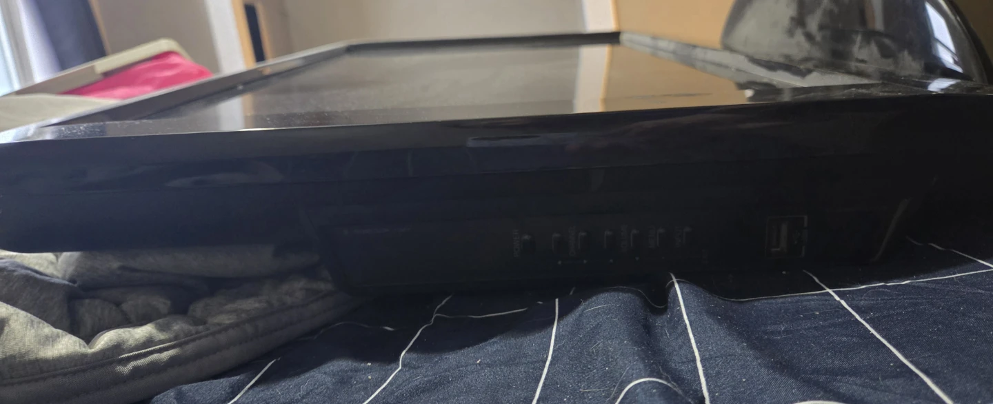 Toshiba 32" Flat Screen TV - photo 5