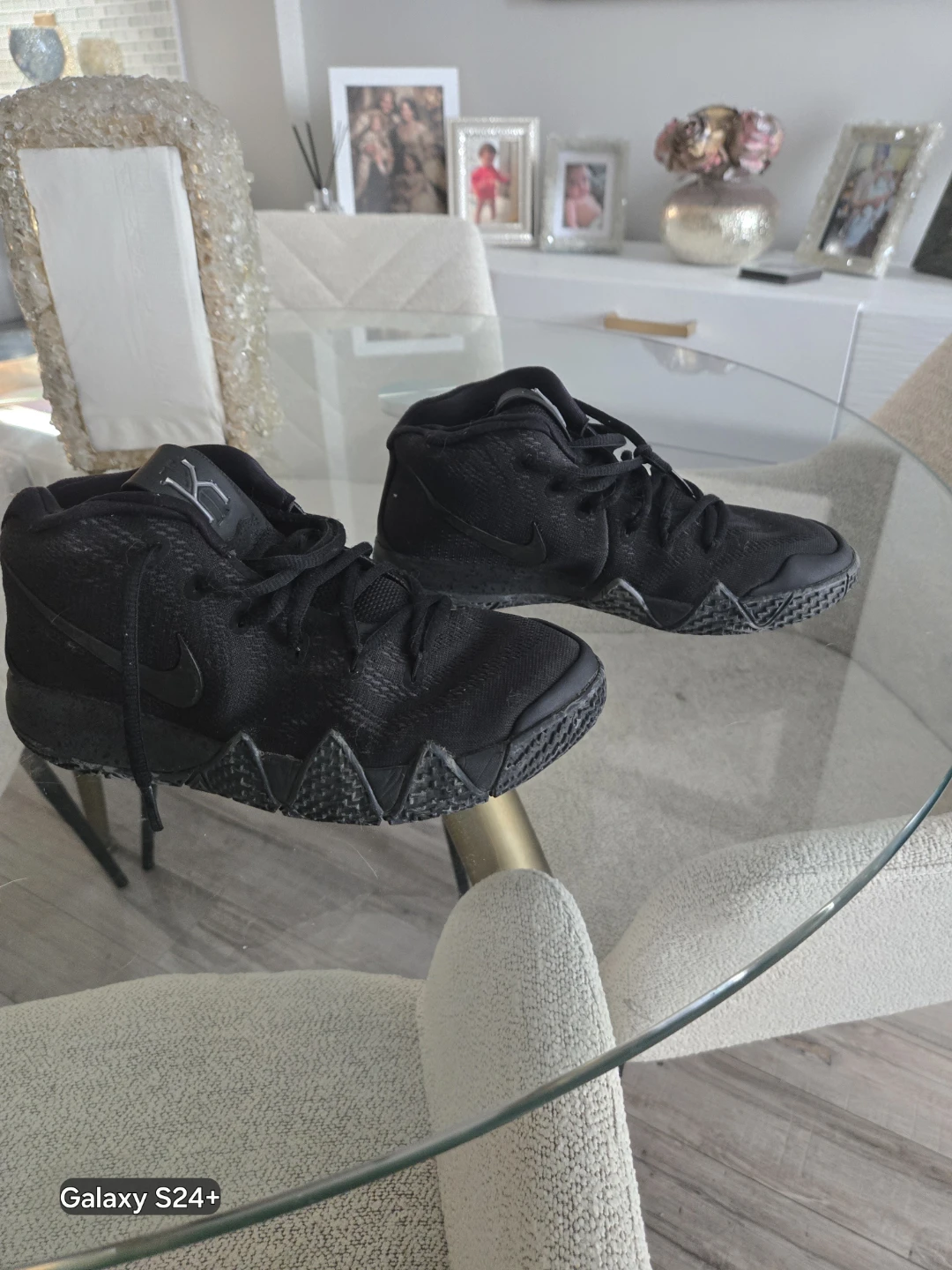 Nike Kyrie 4 Basketball Shoes