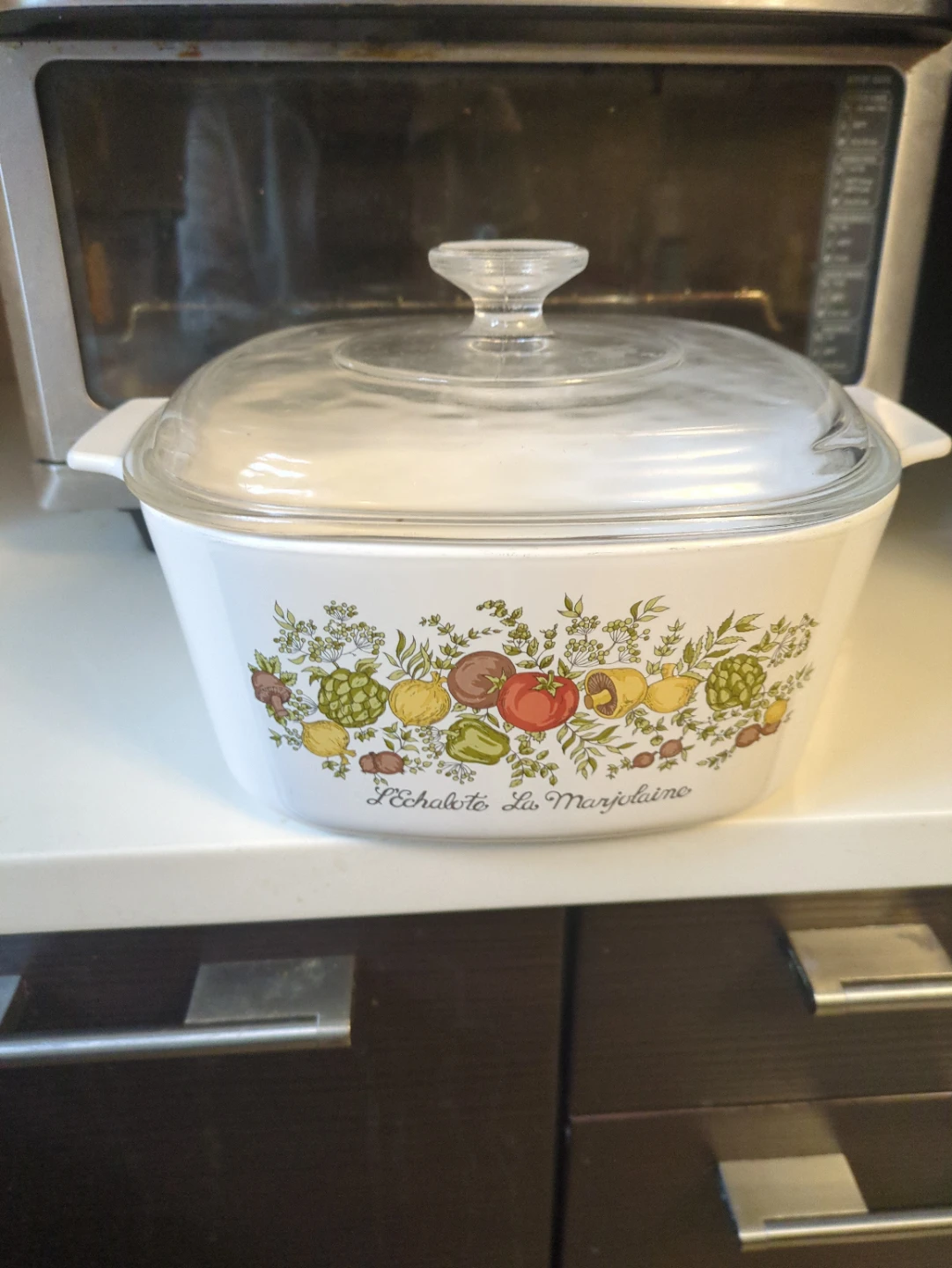 CorningWare "L'Echalote, La Marjolaine" Casserole Dish with Lid