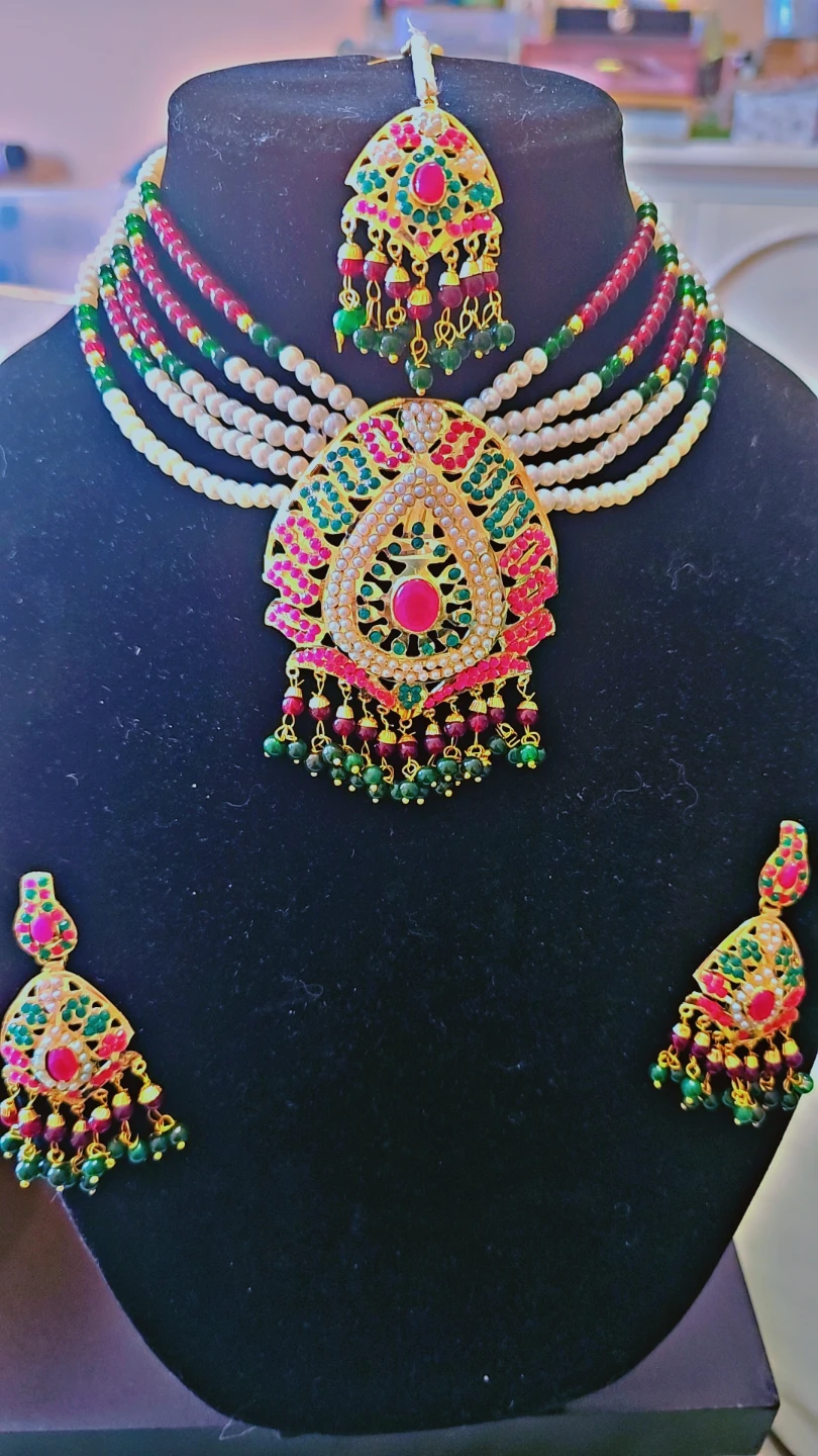 Indian Jewelry Set with Necklace and Earrings - photo 2