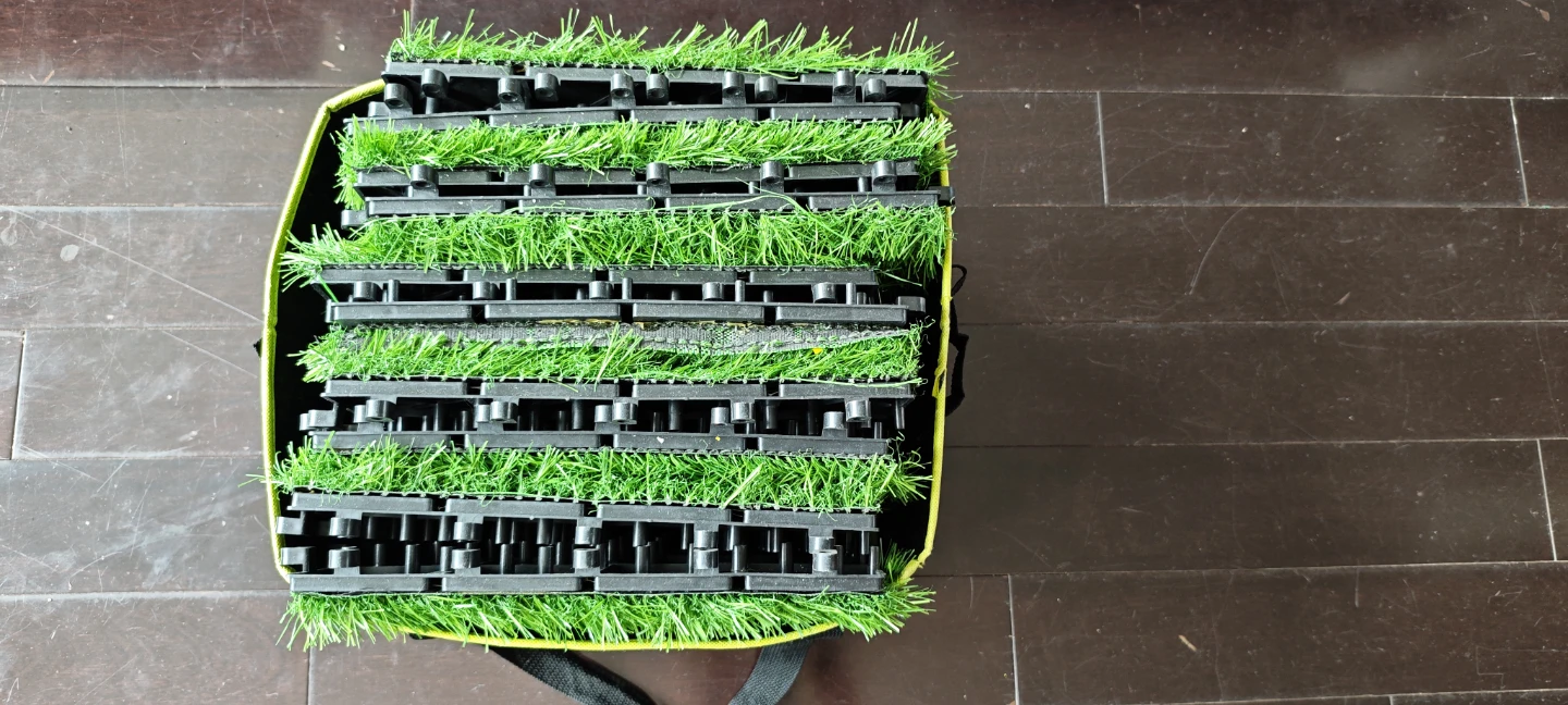 1'*1' Artificial Grass Tiles with Interlocking Base (Set of 10) - photo 2