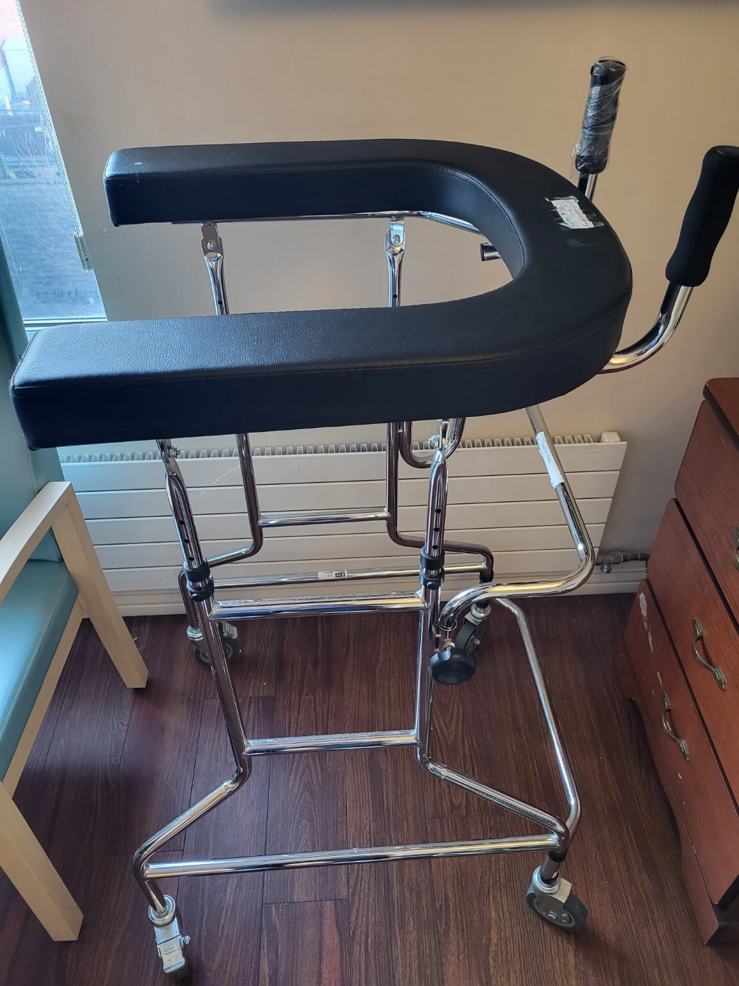 Full stand up U-Shaped Walker with Wheels - photo 2