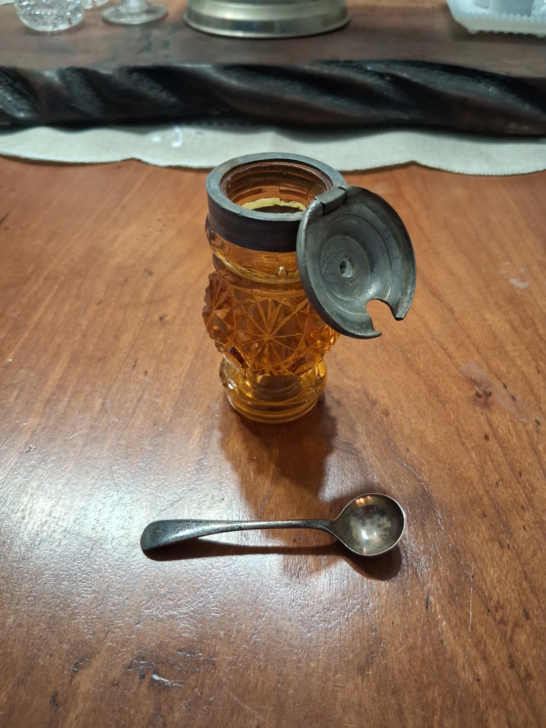 1885 Victorian "mustard pot" amber glass - photo 3