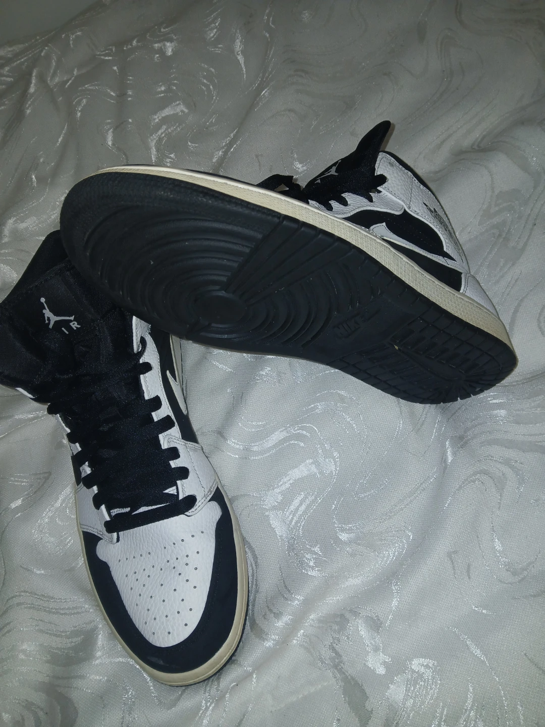 Jordans size 10.5 - photo 2