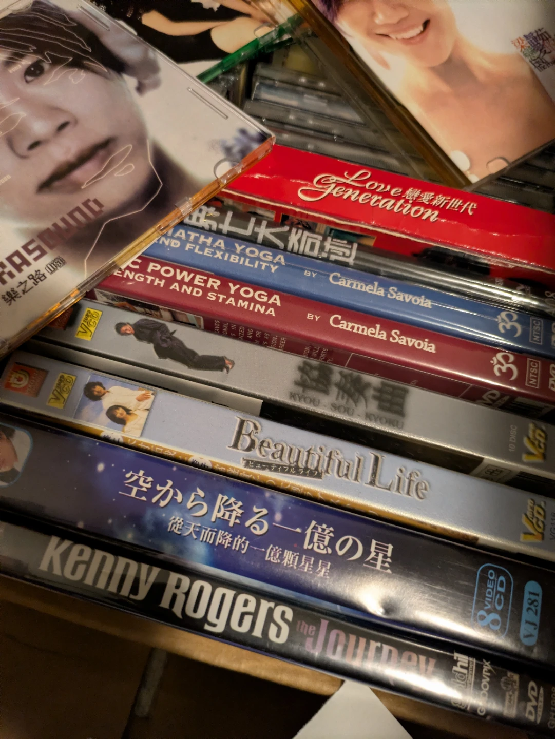Mixed Canto/mandarin pop CDs, DVDs, and Recordable discs - photo 3