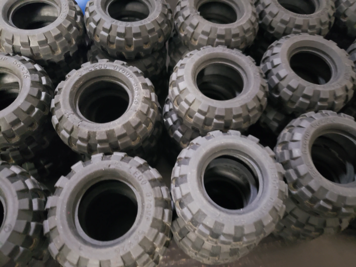 40 LEGO Tires Wheels 56x26 Set