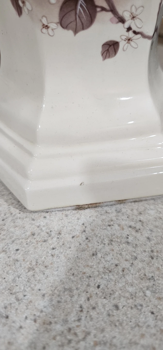 Pair of Vintage Ceramic Table Lamps with Lace Shades - photo 3